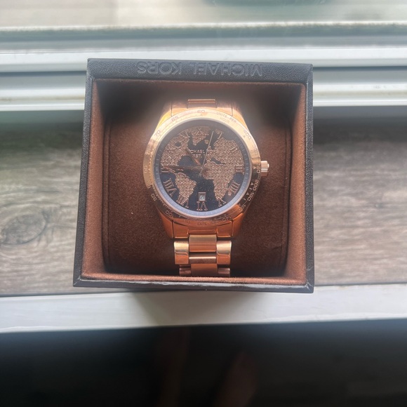 Michael Kors watch - Picture 4 of 9